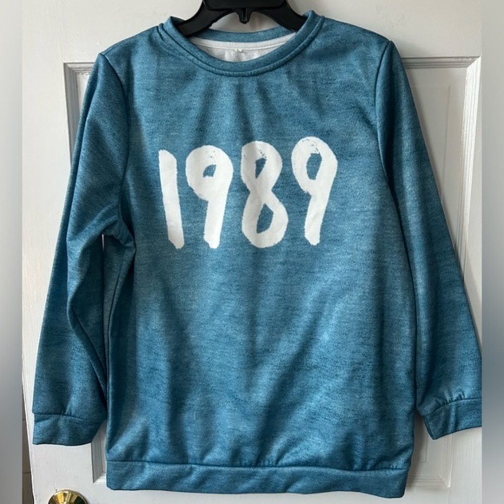 1989 Teal Blue Sweatshirt Sz Large | Crewneck Taylor Swift Relaxed Fit